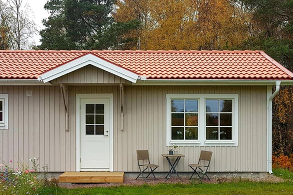 Nybyggd Stuga Intill Skogsbrynet - New Built Cottage Next To The Cowberry Forest Mora Dış mekan fotoğraf